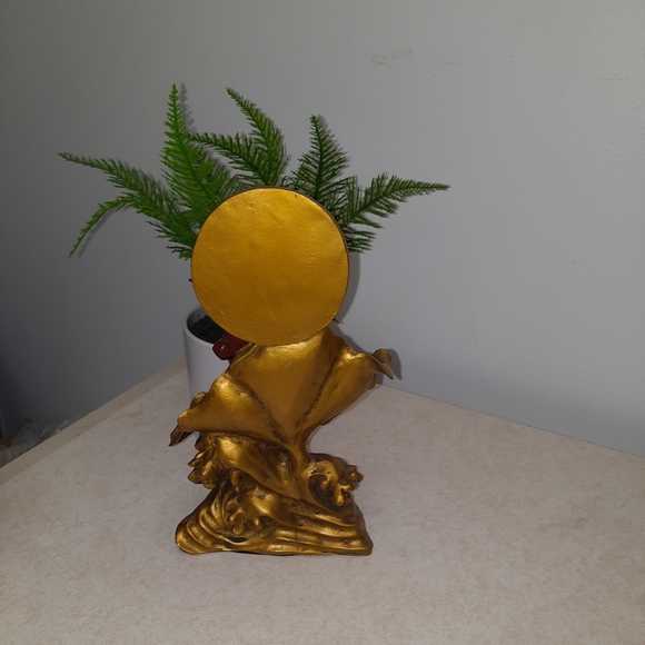 kuan yin seated on a leaf - Picture 4 of 5